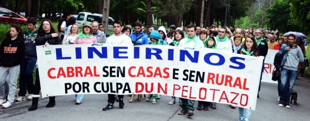 Manifestación dos comuneiros contra Porto Cabral